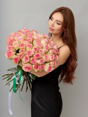 Букет из Розово-Белой Розы Букет из Розово-Белой Розы